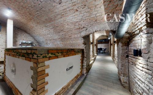 Historická pivnica na prenájom v centre Trnavy – Halenárska ulica