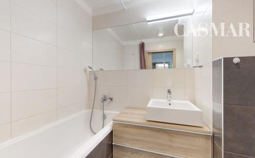 NA PREDAJ KOMPLETNE ZARIADENÝ 1-IZBOVÝ BYT | SLNEČNICE – VILADOMY | BRATISLAVA – PETRŽALKA