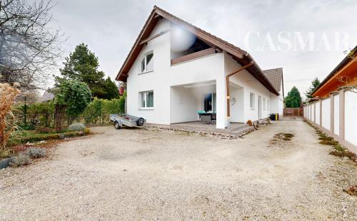 PREDAJ | Veľkorysý rodinný dom v Trnave s 3 bytovými jednotkami – bývanie aj investícia