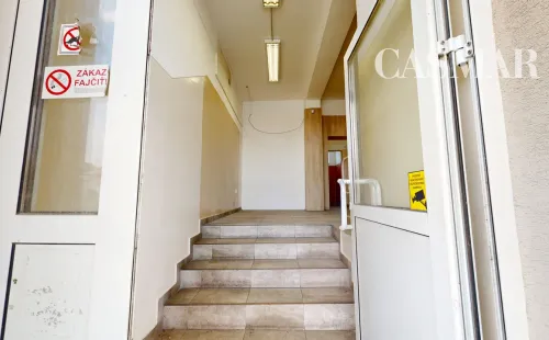 PREDAJ: Obchodný priestor 50,30 m² v Trnave, Štefana Moyzesa 11