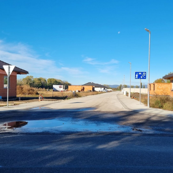 Na predaj pozemok Veľký Grob