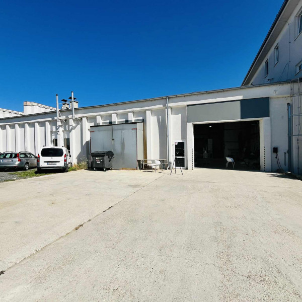 Na prenájom kvalitný murovaný výrobný alebo skladový priestor s výmerou 557 m² v Senci