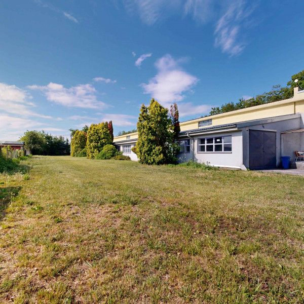 🏭 Na predaj priemyselná hala na okraji mesta Trnava – pozemok 2 500 m²