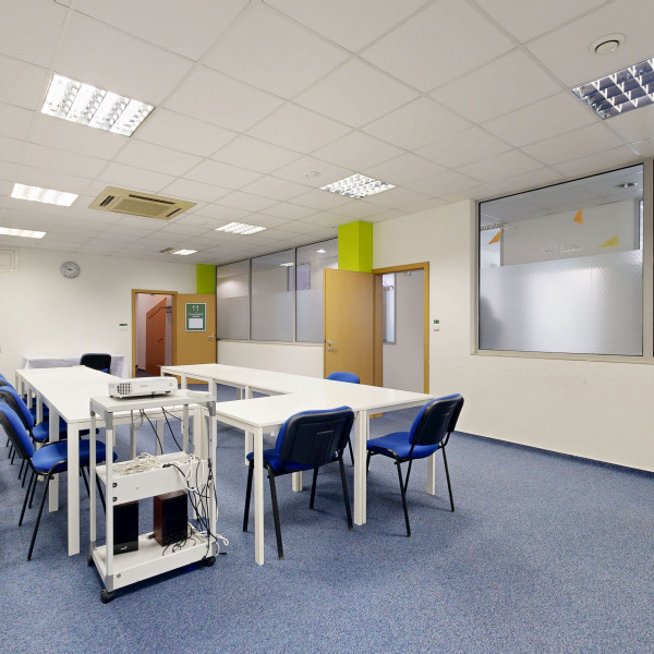 💼 Flexibilné obchodné priestory v centre Trnavy – až 14 miestností ideálnych pre ordinácie, kancelárie či služby