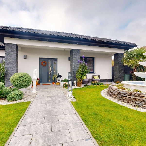 🏡 Nadštandardný 4-izbový rodinný dom s bazénom, zimnou terasou a veľkým pozemkom – Dvorníky