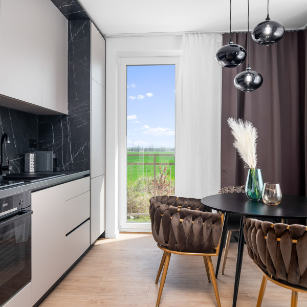 Štýlový 3-izbový byt so zariadením, loggiou a balkónom