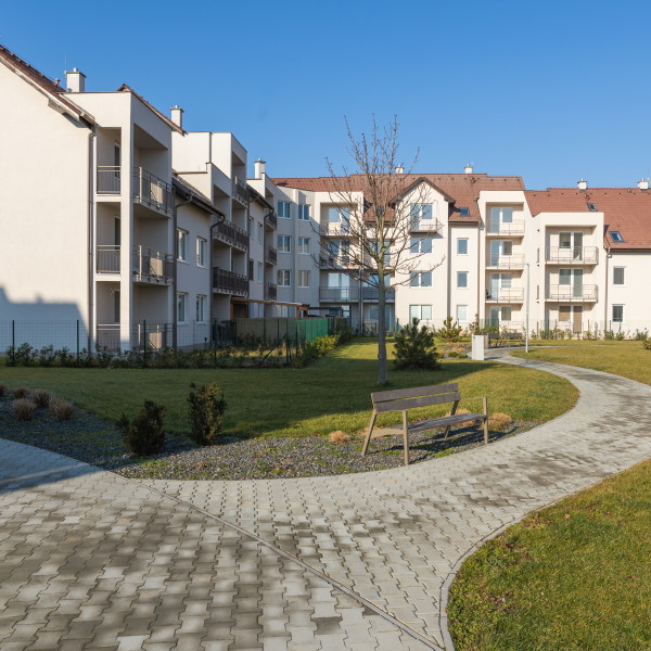 2-izbový byt s loggiou a balkónom v projekte Polianky – Zavar