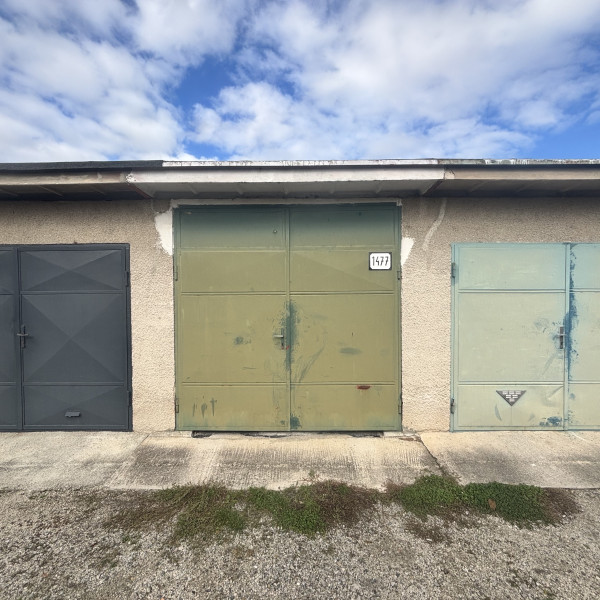 Na predaj: Samostatne stojaca murovaná garáž – Vrbové