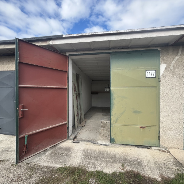 Na predaj: Samostatne stojaca murovaná garáž – Vrbové