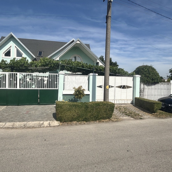 !!NA PREDAJ!! TEHLOVÝ RODINNÝ DOM V OBCI CÍFER