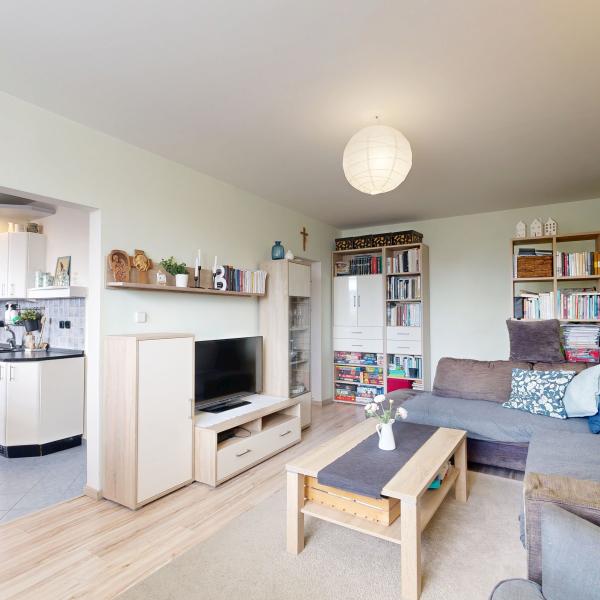 REZERVOVANÉ!Ponúkame na predaj priestranný 3-izbový byt s loggiou na sídlisku Hliny