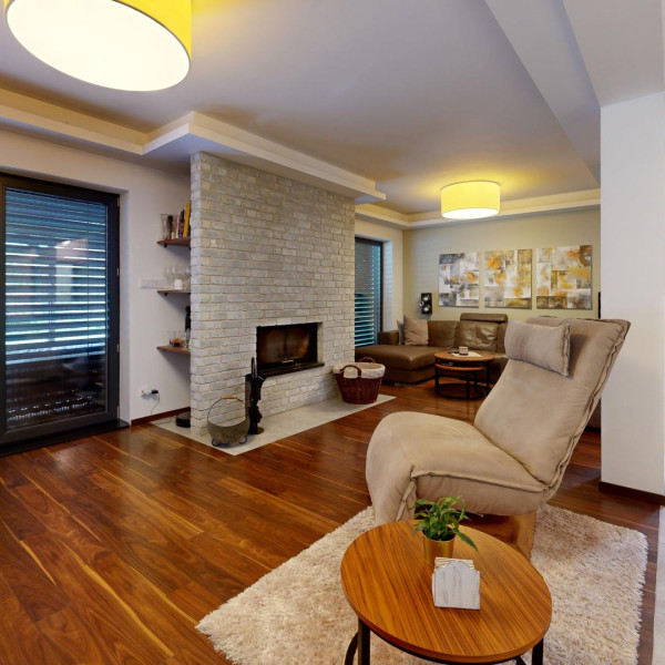 BÝVAJTE V NADŠTANDARTNOM DOME NA LUKRATÍVNOM MIESTE!