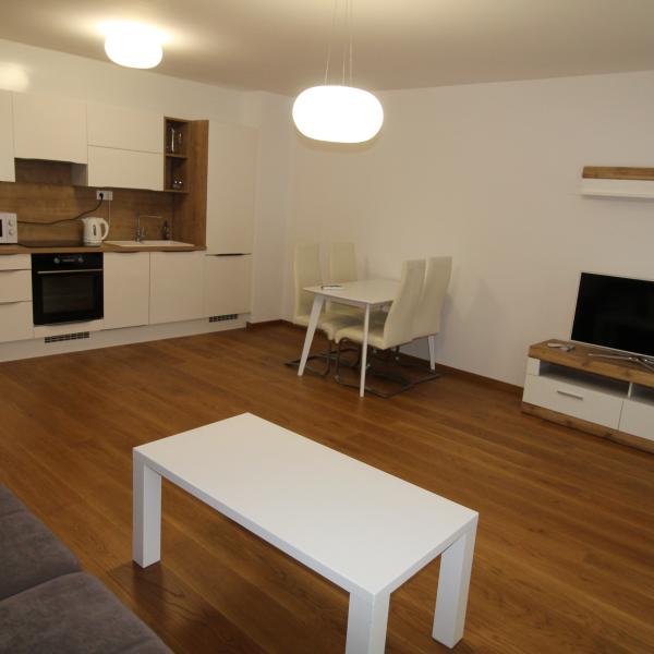 ***Krásny 2izb.byt s XLgaraž.státim v historickom centre Trnavy***