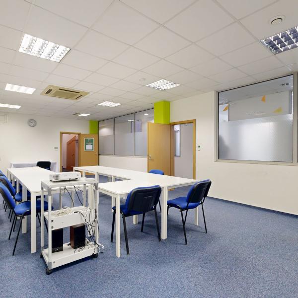 Flexibilné obchodné priestory priamo v centre Trnavy – až 14 miestností ideálnych pre ordinácie, kancelárie či služby