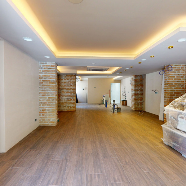 Obchodný priestor s historickou pivnicou v centre Trnavy – po rekonštrukcii, s jedinečnou atmosférou