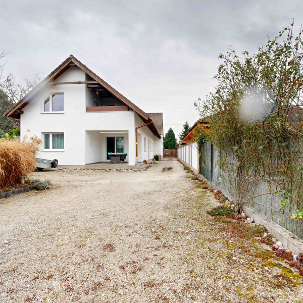 PREDAJ | Veľkorysý rodinný dom v Trnave s 3 bytovými jednotkami – bývanie aj investícia