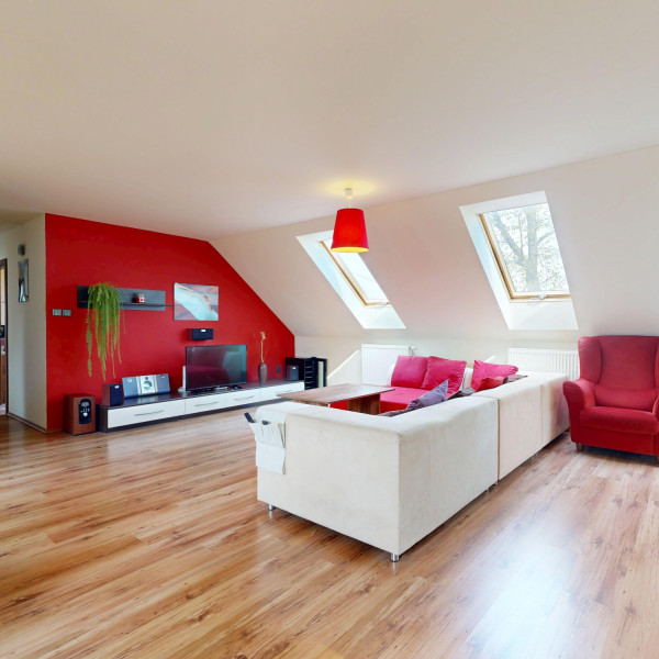 !NA PREDAJ! POLYFUNKČNÁ BUDOVA - BYT S NEBYTOVÝMI PRIESTORMI