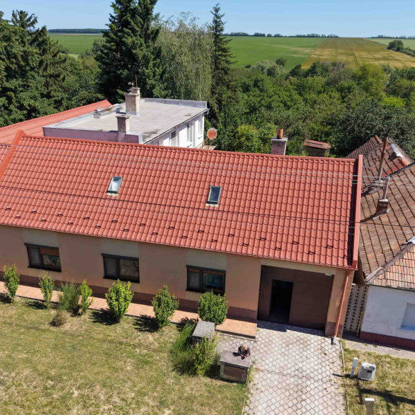 Na predaj: 7izb RD – Suchá nad Parnou