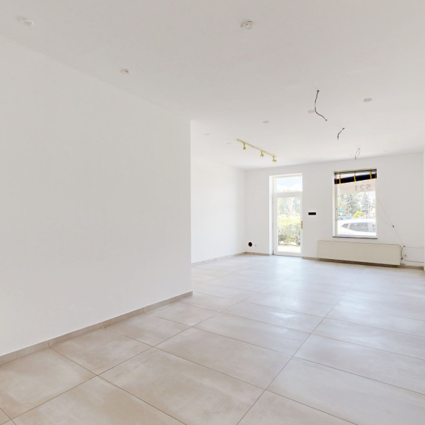 NA PRENÁJOM: Presvetlený obchodný priestor 45 m² na Rybníkovej ulici v Trnave