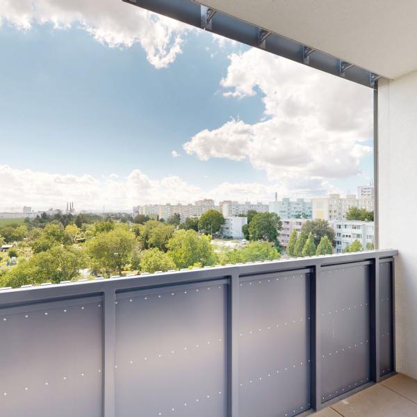 Moderný 2-izbový byt s parkovaním a panoramatickým výhľadom – Púpavy pri Aleji, ul. Gen. Goliana