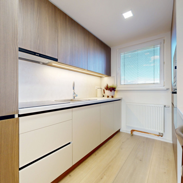 🏡 PRENÁJOM | ÚPLNE NOVO ZREKONŠTRUOVANÝ 3-IZBOVÝ BYT S KLIMATIZÁCIOU A VÝHĽADOM | TRNAVA – DRUŽBA