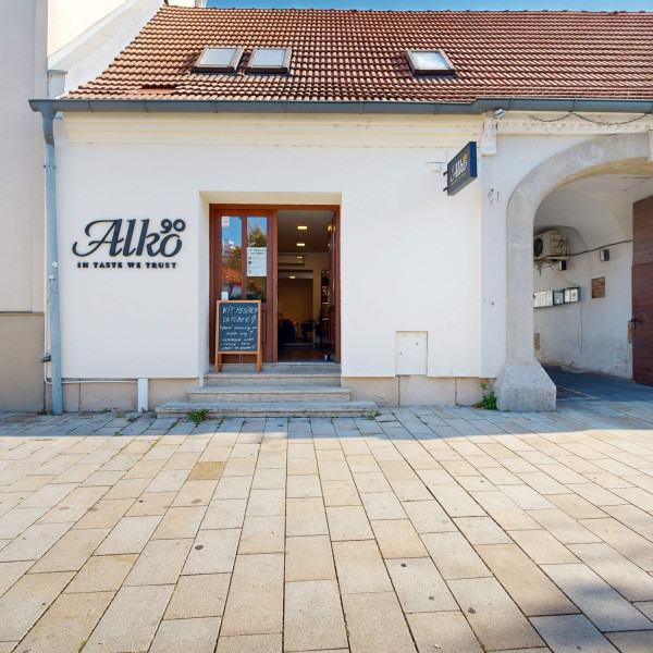 Predaj obchodného priestoru v historickom centre Trnavy – Halenárska ulica